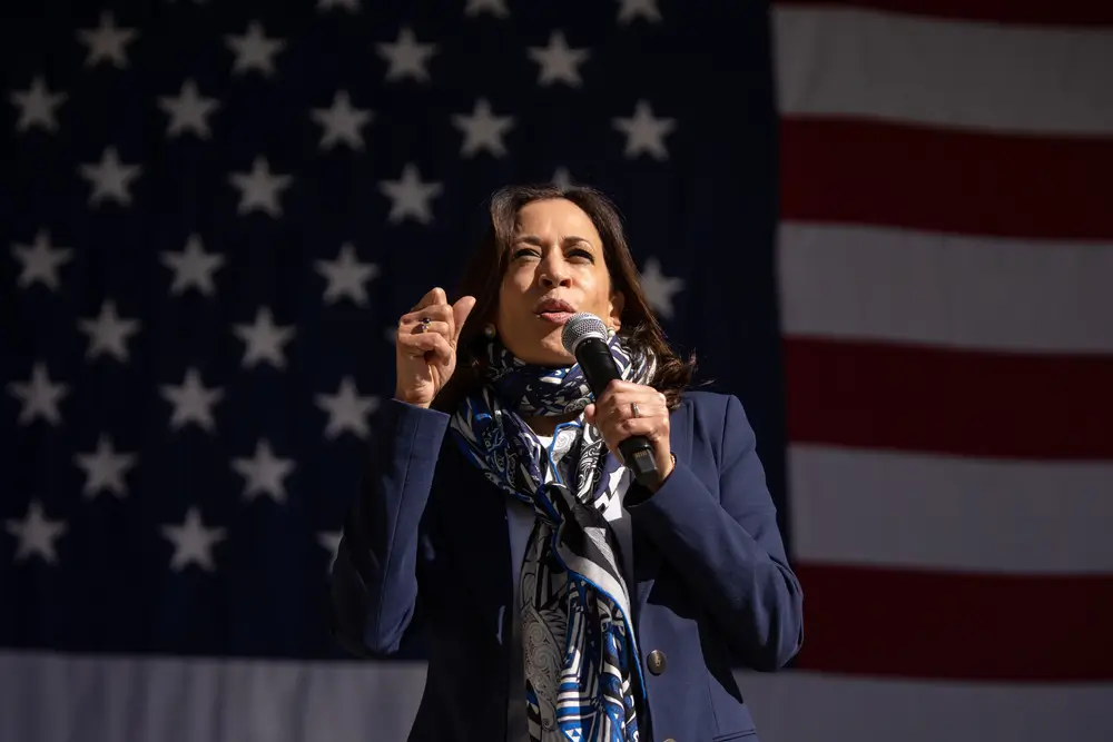 Kamala Harris fordert Donald Trump bei der US-Wahl 2024 heraus.