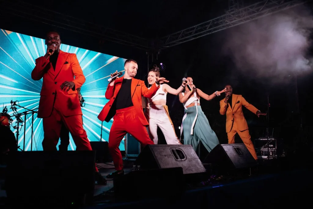 Auftritt für den ESC 2025 auf der Bühne