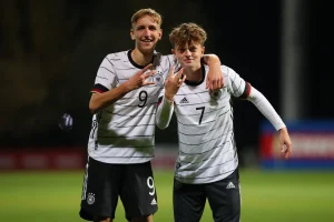 Paul Wanner mit einem Mitspieler