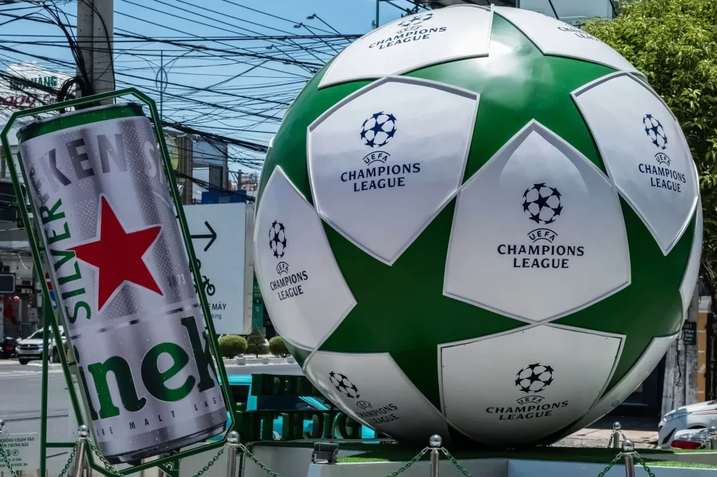 Champions League Ball in der Fanmeile
