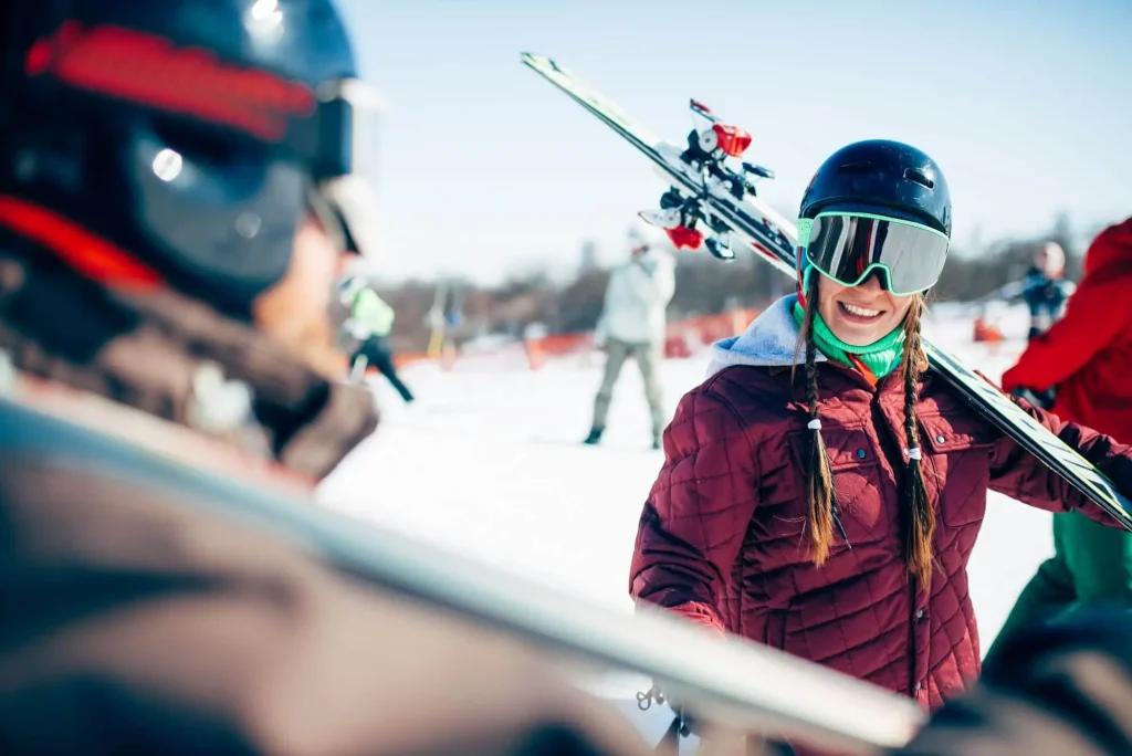 Zwei Skispringen reden über den Anzug-Skandal