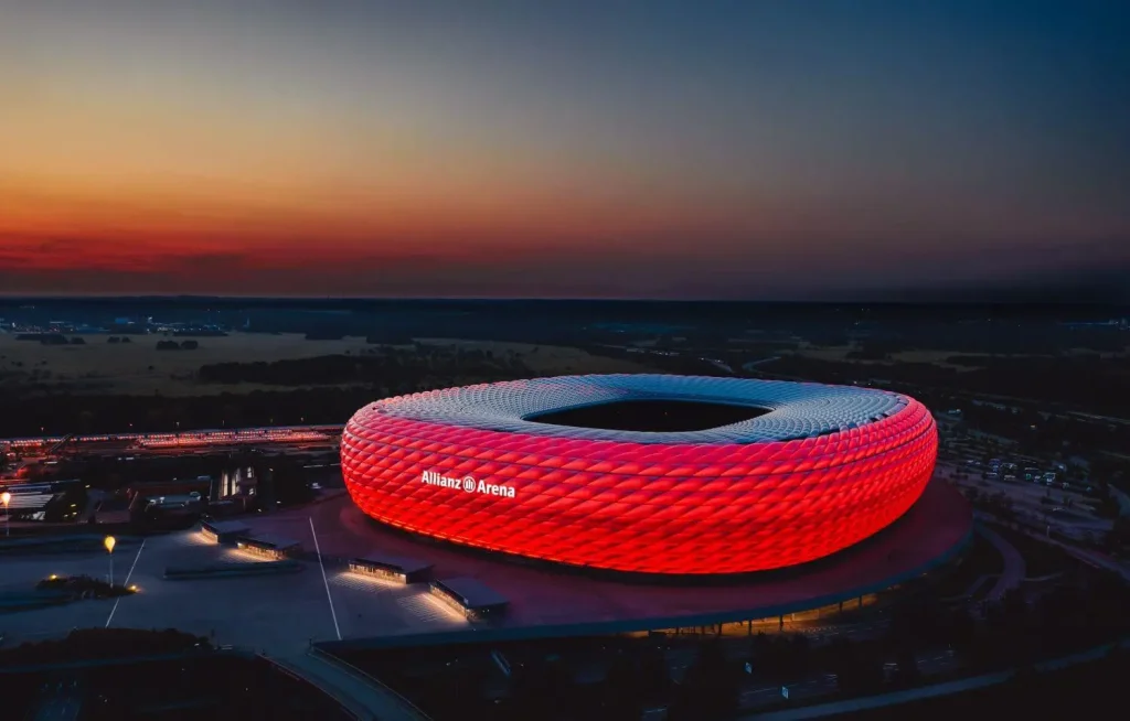 Allianz Arena aus der Vogelperspektive mit einer Drohne