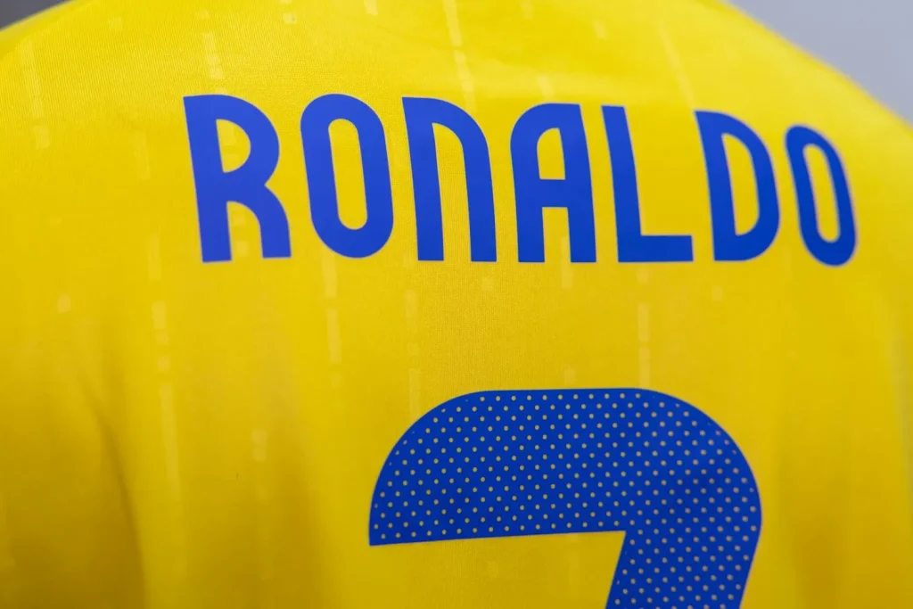 CR7 Al-Nassr Trikot von hinten in der Nahansicht