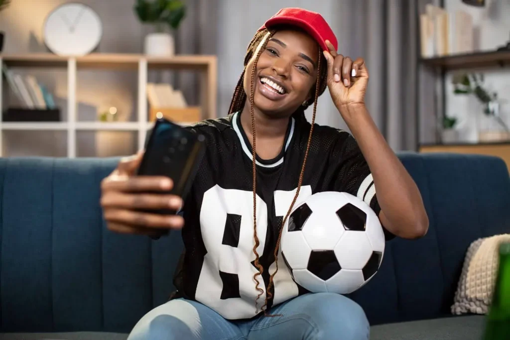 Weiblicher Frau freut sich über den Wettkonfigurator