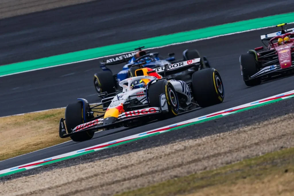 Kurve bei einem Formel 1 Rennen seitlich