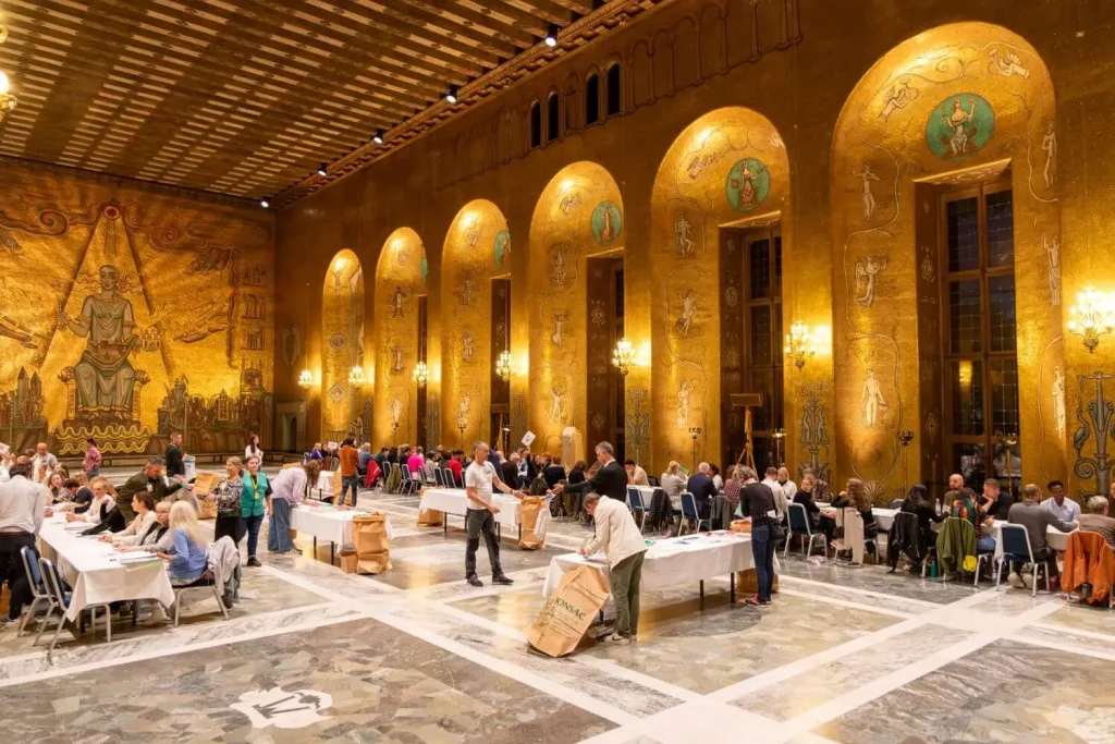 Raum der Nobelpreis-Verleihung mit Gästen