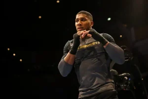 Anthony Joshua könnte gegen Tyson Fury kämpfen.