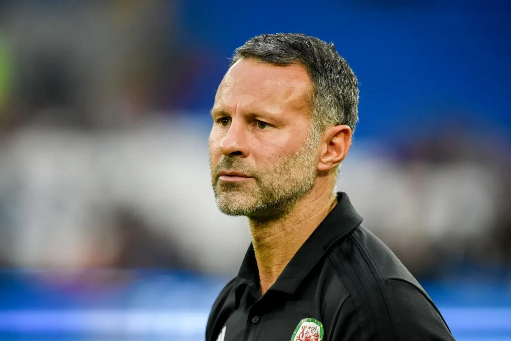 Ryan Giggs ist Spielertrainer im Fußball